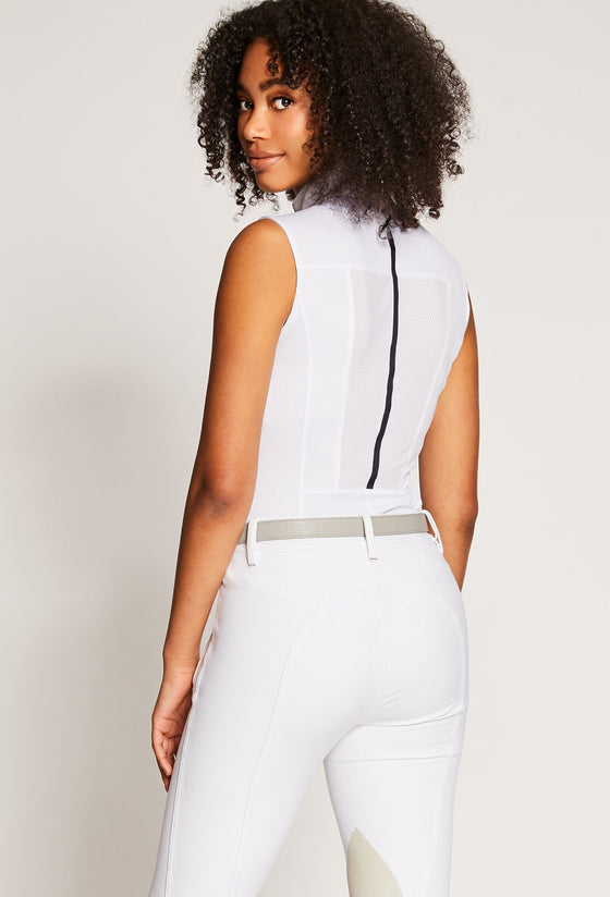 White - Kiki is 5’9, dress size 4. Wearing XS