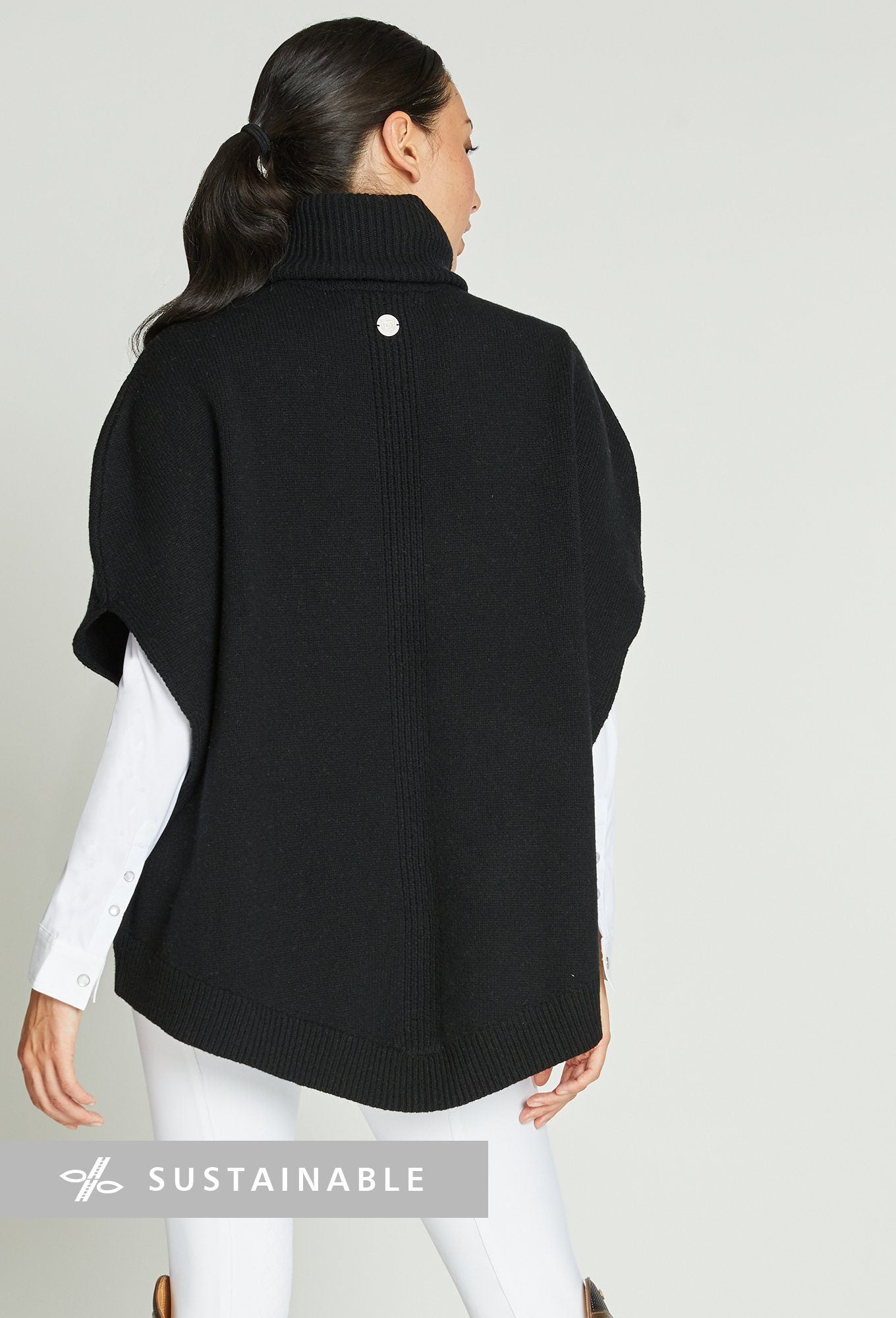 Nicole Merino Poncho